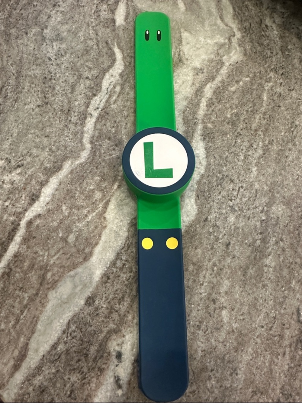 Super Mario Nintendo LUIGI power up band Universal Studios